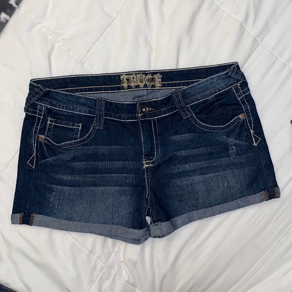 Truce denim juniors cuffed shorts❤️